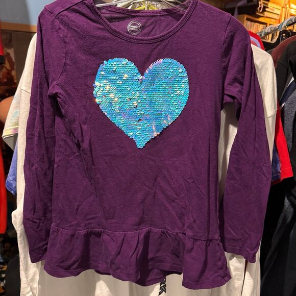 Flip Sequin Girls Heart Shirt - Size Medium - Picture 1 of 3